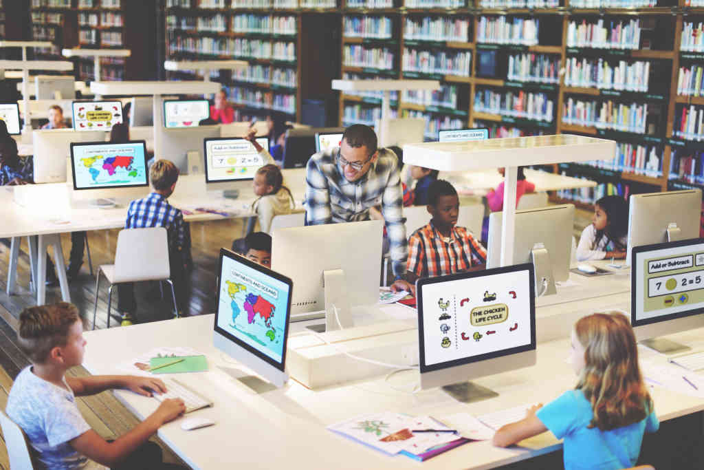 Global Smart Education & Learning Market